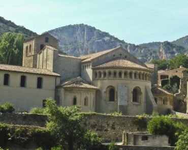ST GUILHEM LE DÉSERT