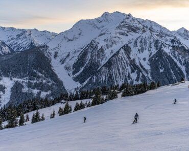 La montagne en hiver pour faire du ski